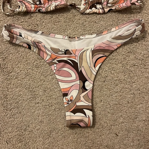 White Fox Boutique String Belmont Bikini Set Top Bottom S/M 70s geo print - Picture 6 of 9